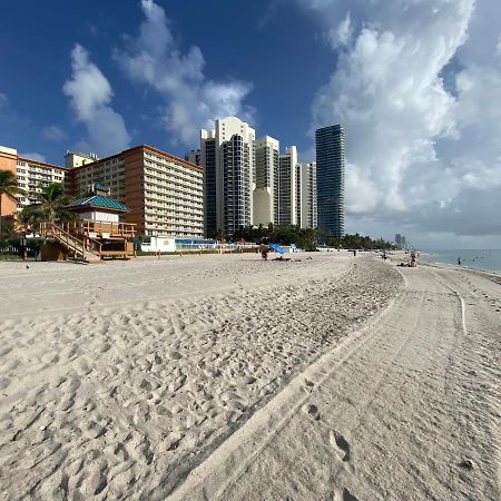 Beachfront Condo In Miami! Sunny Isles Beach Exterior photo